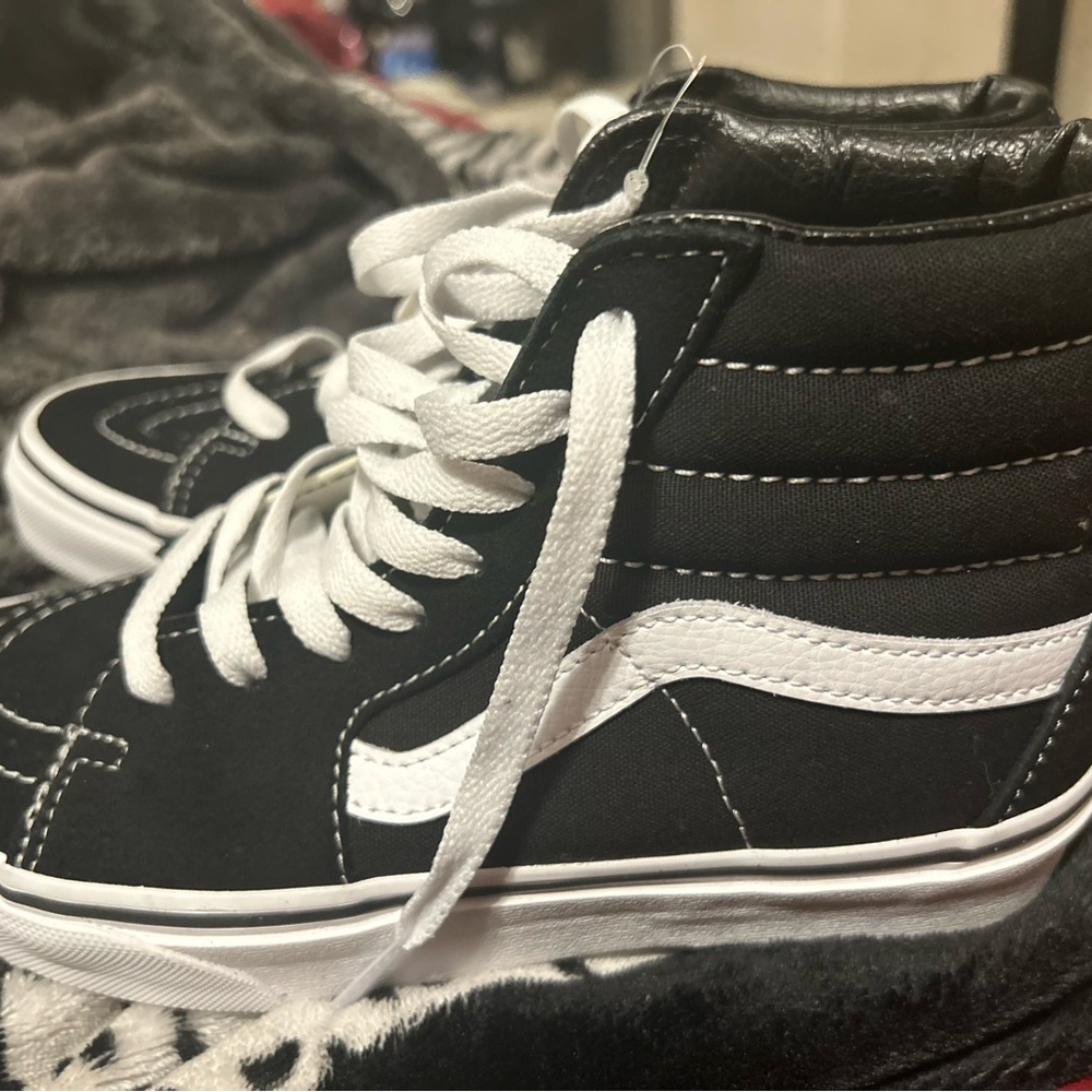 Brand new vans off the wall